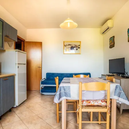 Apartman Locazione Turistica Pino 1 *